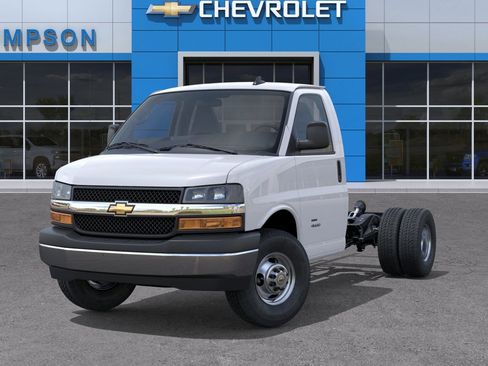 New 2025 Chevrolet Express 3500 Work Van w/ Power Convenience Package image 34
