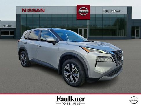 Certified 2022 Nissan Rogue SV image 1
