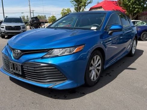 Used 2020 Toyota Camry LE w/ Carpet Mat Package FWD image 6