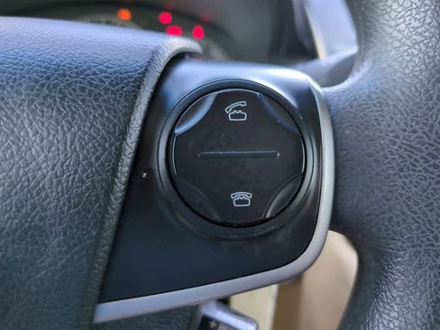 Used 2012 Toyota Camry LE image 22