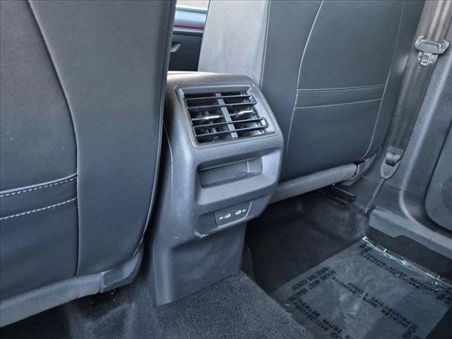 Used 2026 Volkswagen Tiguan SE FWD image 24
