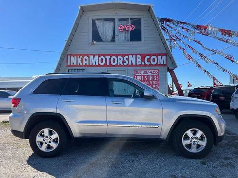 Used 2013 Jeep Grand Cherokee Laredo w/ Laredo E Group image 8