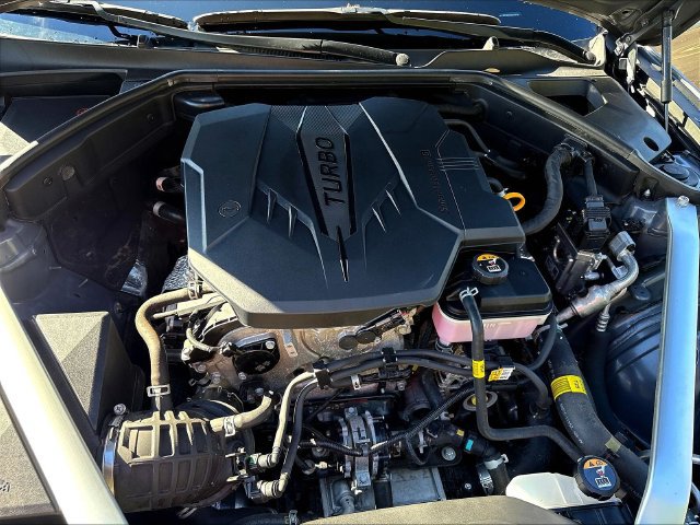 Used 2025 Genesis G70 2.5T RWD image 32
