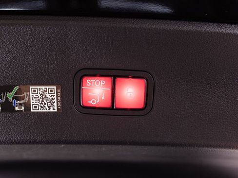 Certified 2024 Mercedes-Benz GLC 300 4MATIC image 33