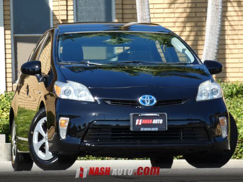 Used 2014 Toyota Prius Four w/ Solar Roof Package FWD image 1