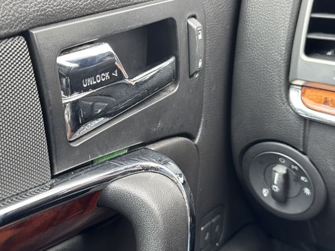 Used 2010 Lincoln MKZ FWD image 20