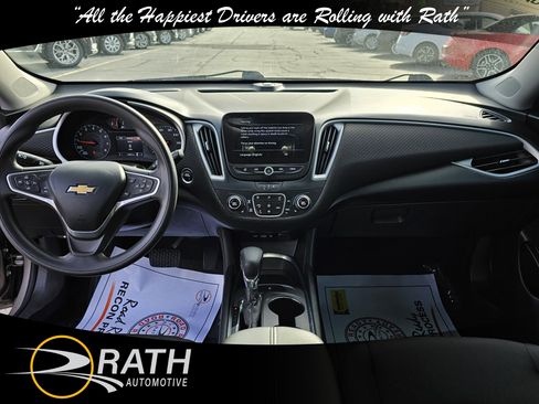 Used 2023 Chevrolet Malibu LT image 9