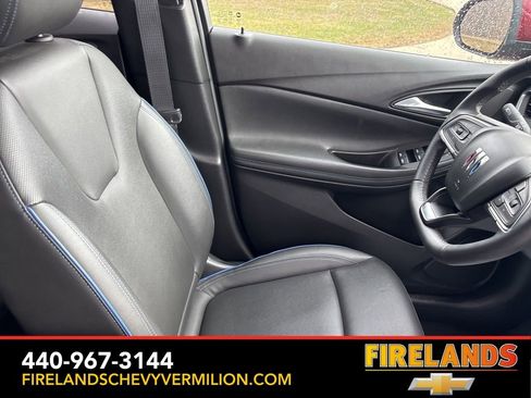 Certified 2025 Buick Encore GX Sport Touring FWD image 28