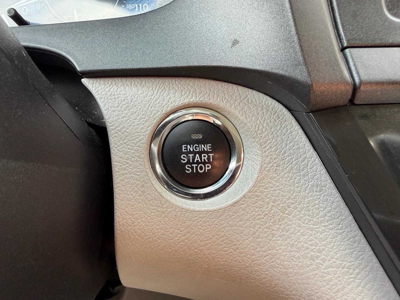 Used 2019 Toyota Sienna XLE w/ XLE Navigation Package AWD/4WD image 25
