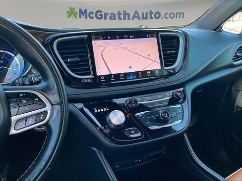 Used 2022 Chrysler Pacifica Pinnacle image 9
