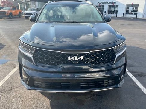 Used 2023 Kia Sorento SX Prestige w/ Panoramic Sunroof Package image 2