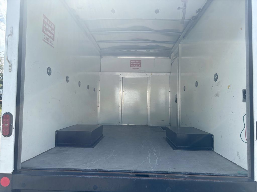 Used 2023 Ford Transit 350 DRW RWD image 15