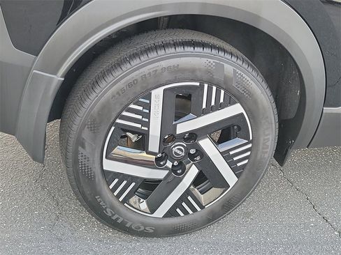 Used 2025 Nissan Kicks SV image 24