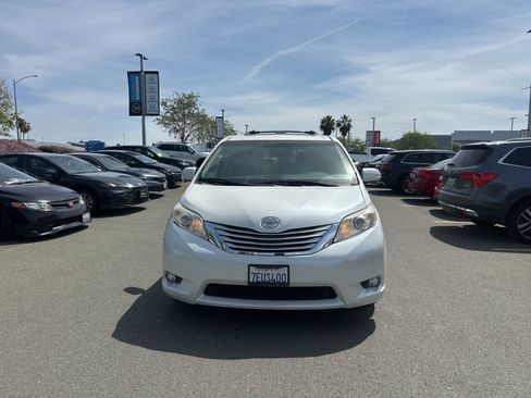 Used 2014 Toyota Sienna Limited w/ Limited Premium Package AWD/4WD image 1