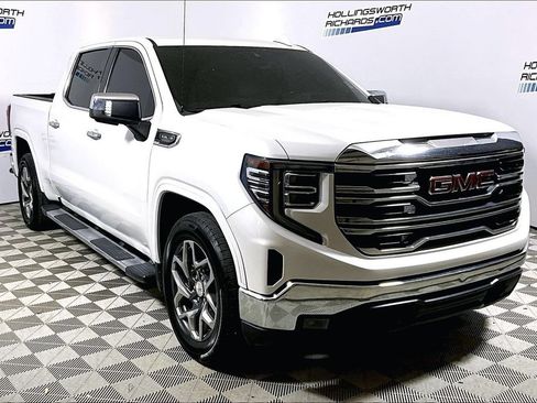 Used 2023 GMC Sierra 1500 SLT w/ SLT Premium Package RWD image 3