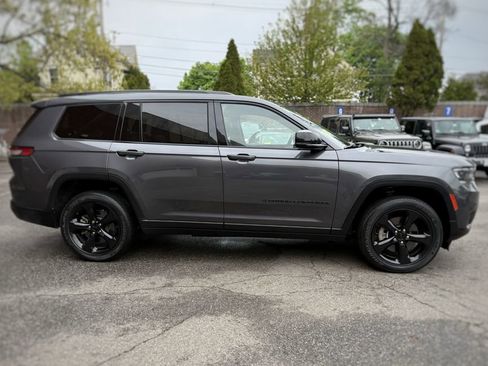 Used 2023 Jeep Grand Cherokee L Laredo AWD/4WD image 4