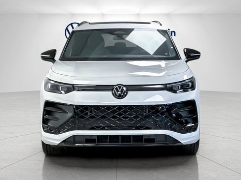 New 2026 Volkswagen Tiguan SE R-Line image 8