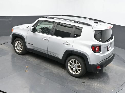 Used 2020 Jeep Renegade Latitude FWD image 18