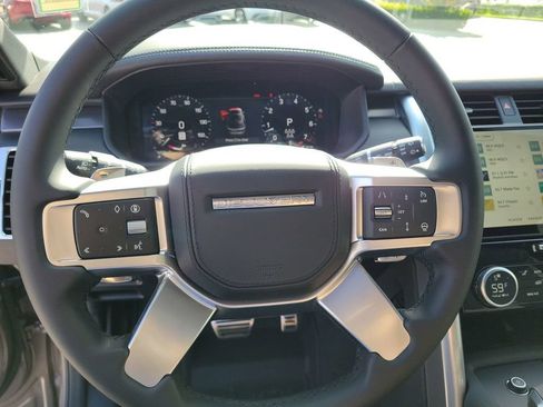 New 2025 Land Rover Discovery Metropolitan Edition AWD/4WD image 28