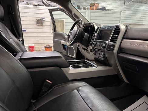 Used 2018 Ford F250 Lariat w/ Lariat Ultimate Package image 27