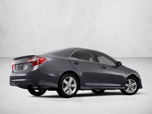 Used 2013 Toyota Camry SE image 4