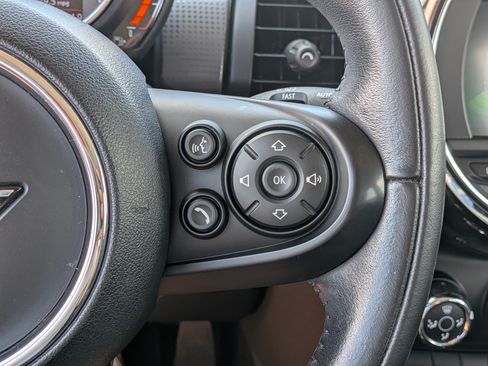 Used 2021 MINI Cooper 4-Door Hardtop w/ Storage Package FWD image 24