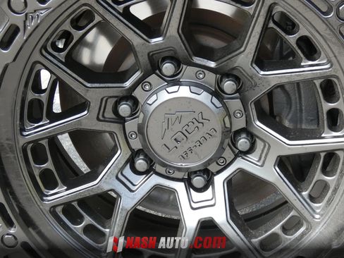 Used 2025 Toyota Tacoma TRD Sport AWD/4WD image 25
