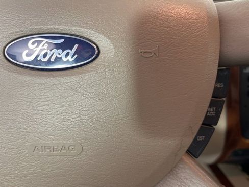Used 2006 Ford Taurus SEL image 10