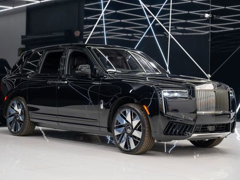 Used 2025 Rolls-Royce Cullinan image 1