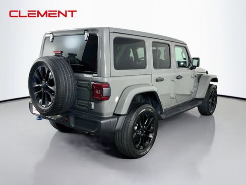 Used 2023 Jeep Wrangler Unlimited Sahara w/ Cold Weather Group AWD/4WD image 6