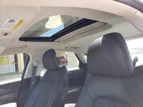 Used 2013 Lincoln MKZ FWD image 12