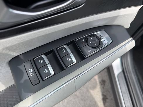 Certified 2025 Kia Sorento EX FWD image 16
