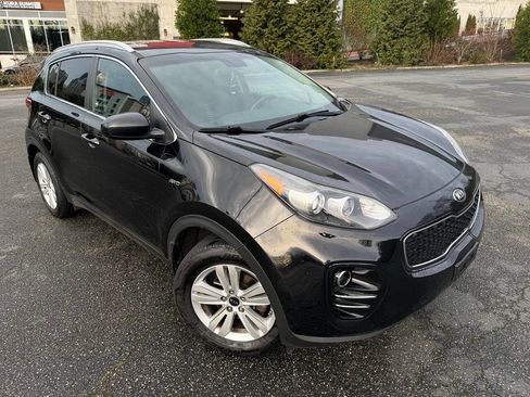 Used 2017 Kia Sportage LX w/ LX Popular Package image 2
