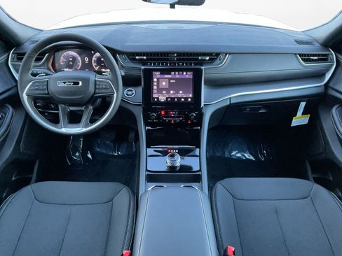 New 2025 Jeep Grand Cherokee Laredo X w/ Luxury Tech Group I image 10