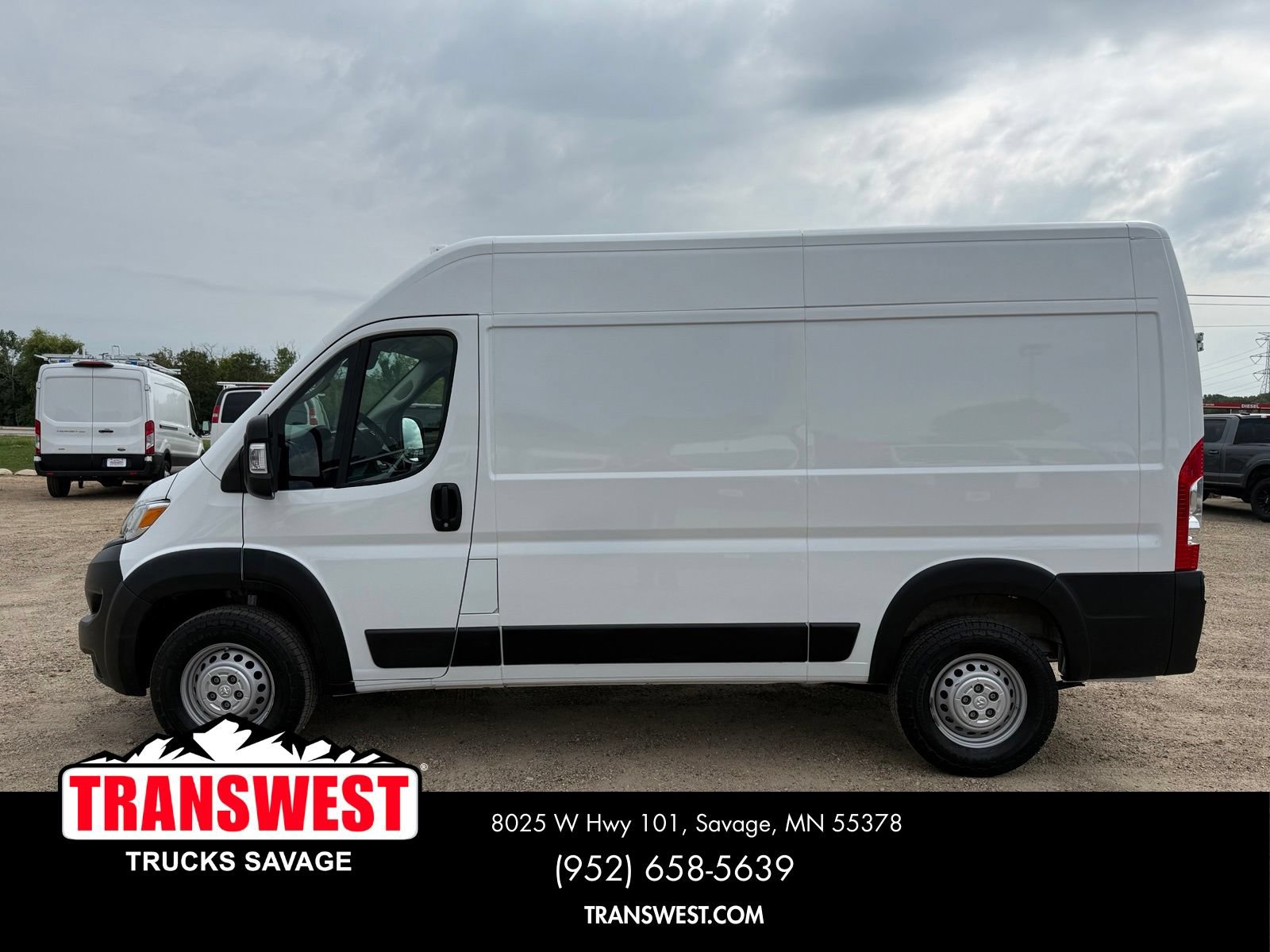 Used 2025 RAM ProMaster 2500 w/ Convenience Group FWD image 2