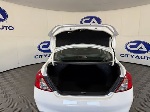 Used 2019 Nissan Versa S image 10