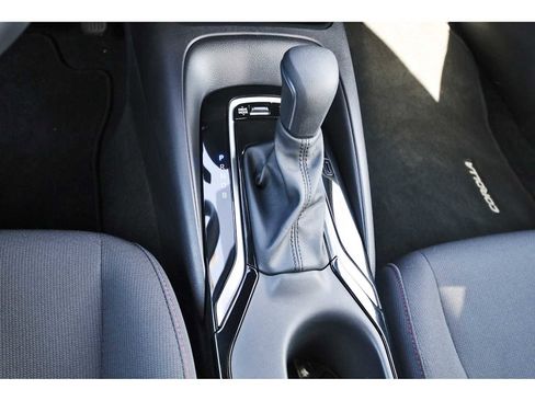 Used 2025 Toyota Corolla SE image 24