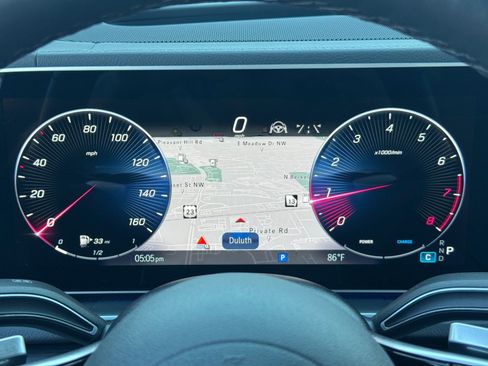 Used 2025 Mercedes-Benz GLE 580 4MATIC w/ Driver Assistance Package image 21