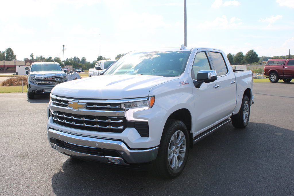 Used 2025 Chevrolet Silverado 1500 LTZ w/ LTZ Premium Package AWD/4WD image 4