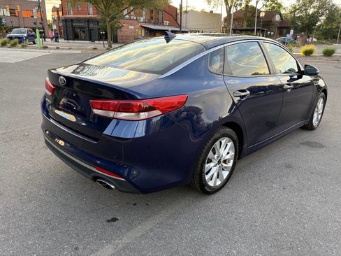 Used 2018 Kia Optima LX w/ 17" Alloy Wheels Package image 11