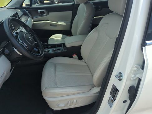 Used 2021 Kia Sorento S FWD image 12