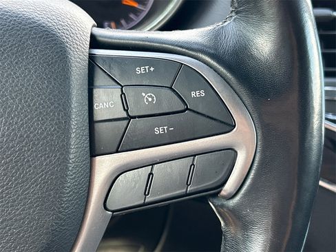 Used 2020 Jeep Grand Cherokee Limited w/ Luxury Group II image 21