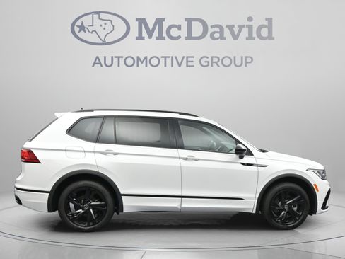 Used 2024 Volkswagen Tiguan SE R-Line FWD image 9