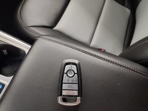 Used 2024 Ford Explorer XLT w/ Equipment Group 202A AWD/4WD image 23