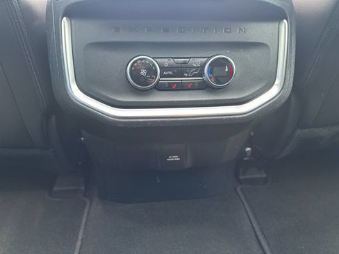 Used 2025 Ford Expedition Max Platinum AWD/4WD image 25