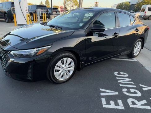 Used 2024 Nissan Sentra S image 4