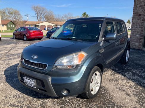 Used 2011 Kia Soul + FWD image 7