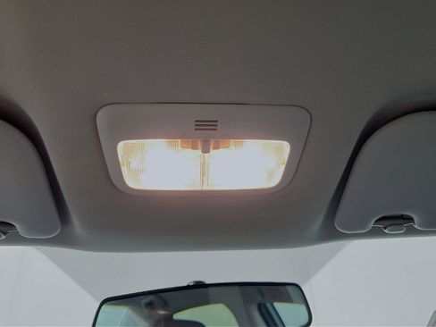 Used 2016 Toyota Corolla L image 21