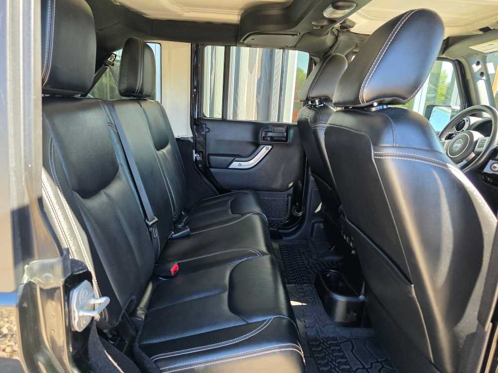 Used 2016 Jeep Wrangler Unlimited Rubicon AWD/4WD image 15
