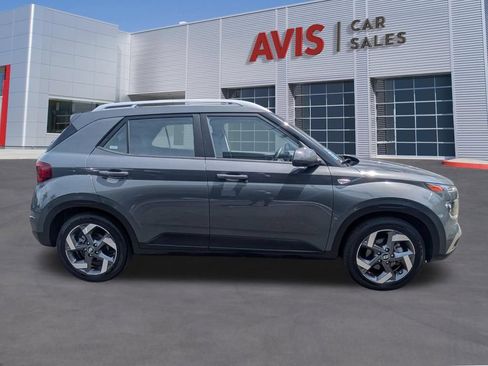 Used 2025 Hyundai Venue SEL FWD image 5